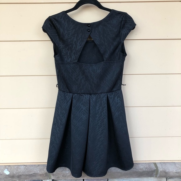 Little Black Dress - Picture 3 of 5